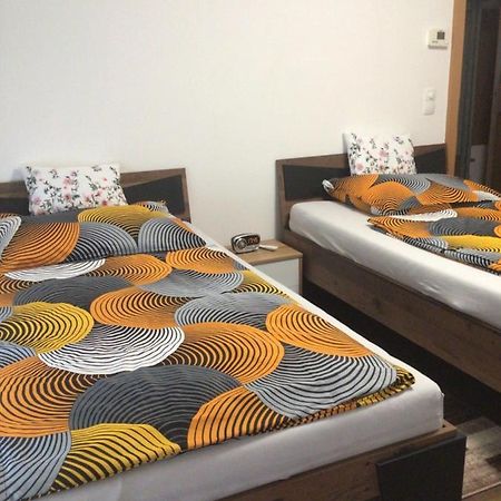 Nina Apartment Wiener Neustadt Dış mekan fotoğraf
