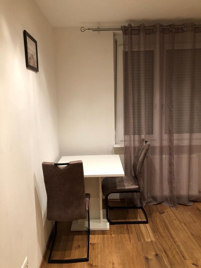 Nina Apartment Wiener Neustadt Dış mekan fotoğraf