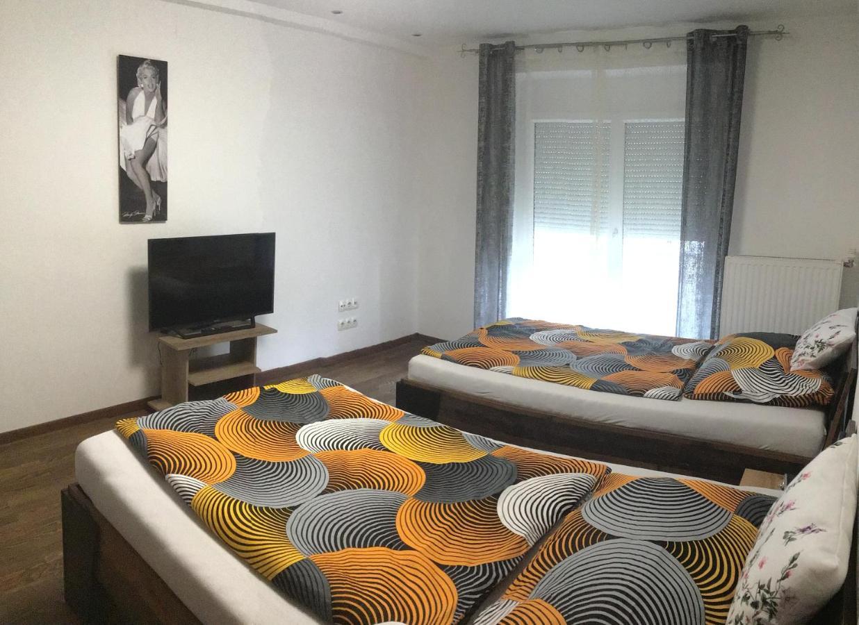 Nina Apartment Wiener Neustadt Dış mekan fotoğraf